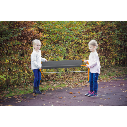 Enfants portant le Set de 4 Bancs TopTrike