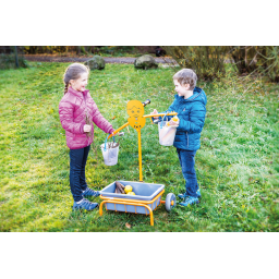 Enfants jouant avec la Balance TopTrike