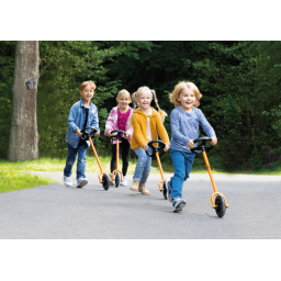 Enfants jouant avec les Wheelie TopTrike