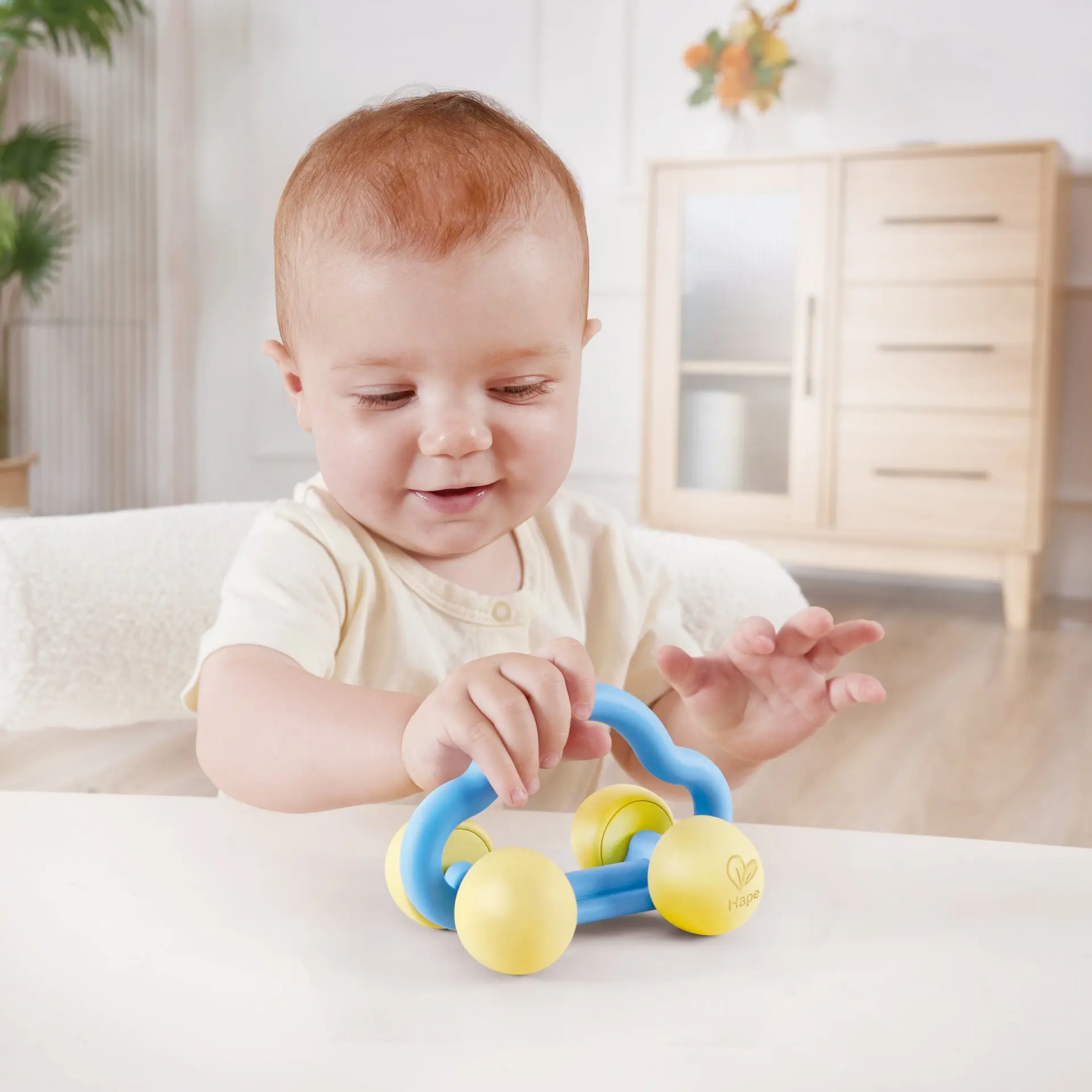 Hape Hochet pour bébé avec anneaux de dentition